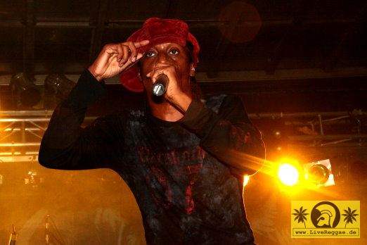 General Degree (Jam) with The House Of Riddim Band 17. Reggae Jam, Bersenbrueck 06. August 2011 (15).JPG